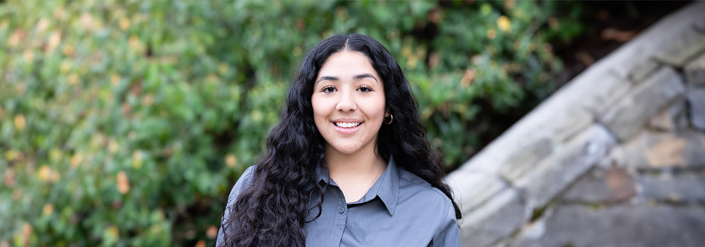 A headshot of a young women.